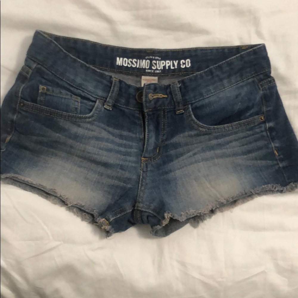 Medium wash shorts